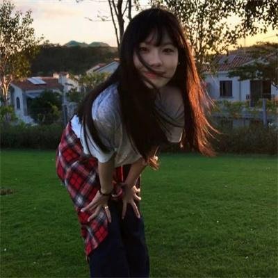 我们中的一个被绊倒